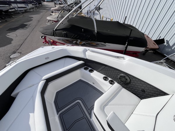 a01QO00000KnzQHYAZ_34 (Custom).jpg