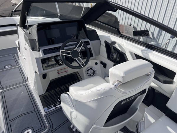 a01QO00000KnzQHYAZ_19 (Custom).jpg