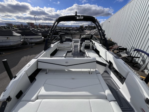 a01QO00000KnzQHYAZ_15 (Custom).jpg