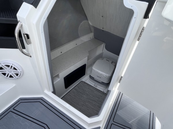 a01QO00000KnzQHYAZ_23 (Custom).jpg