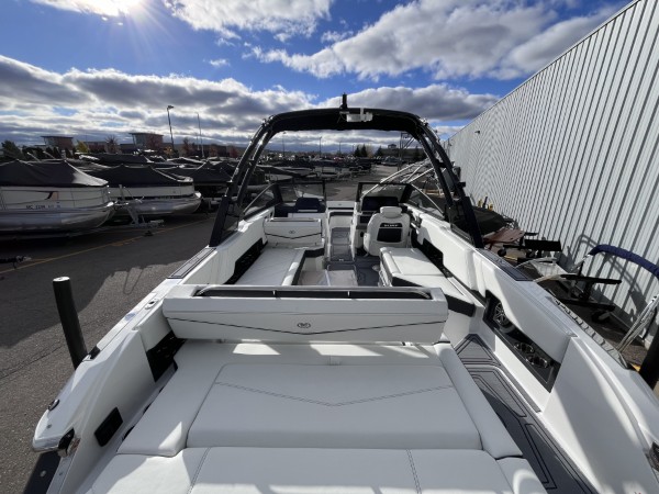 a01QO00000KnzQHYAZ_14 (Custom).jpg