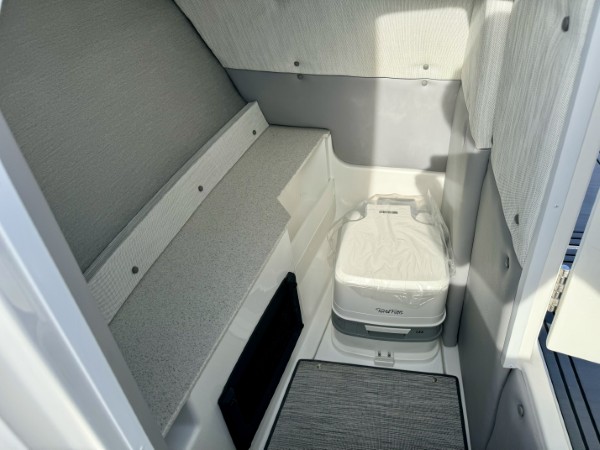 a01QO00000Ko3wtYAB_17 (Custom).jpg