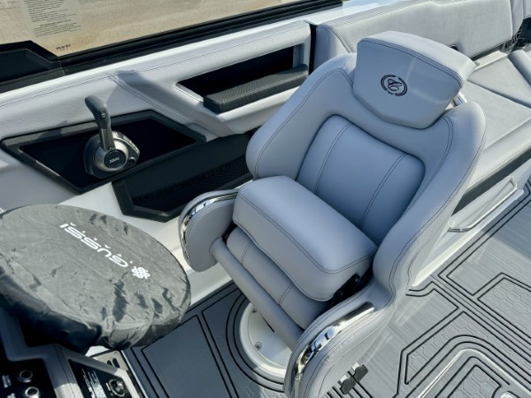 a01QO00000Ko3wtYAB_21 (Custom).jpg