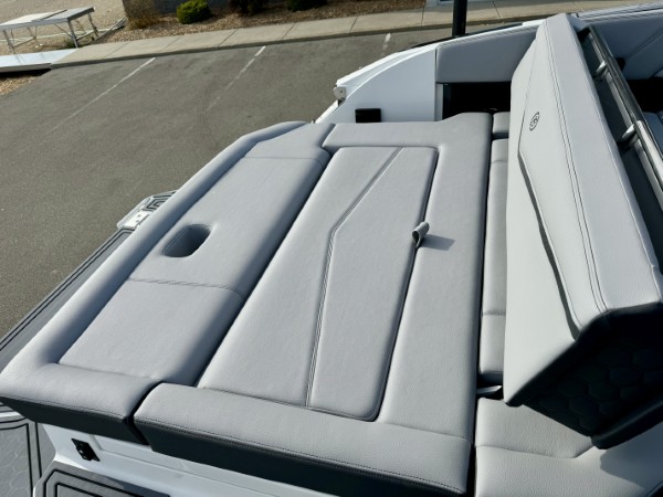 a01QO00000Ko3wtYAB_24 (Custom).jpg