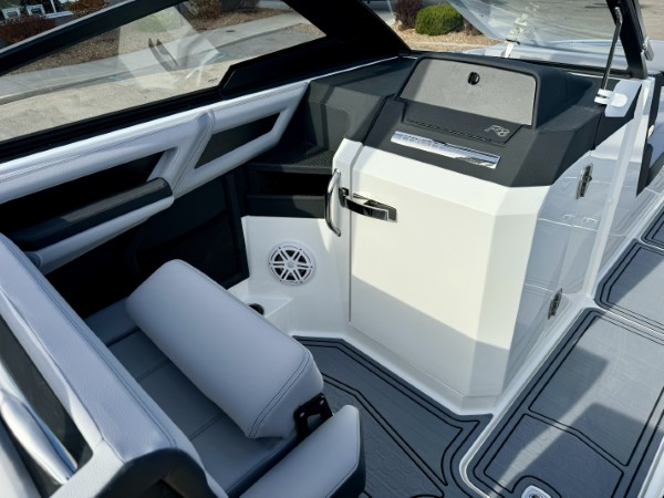 a01QO00000Ko3wtYAB_16 (Custom).jpg