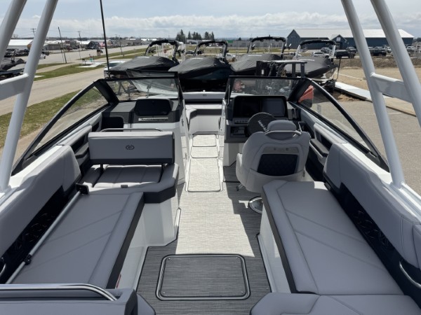 a01QO00000LgW4KYAV_16 (Custom).jpg