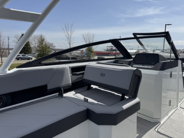 a01QO00000LgW4KYAV_18 (Custom).jpg