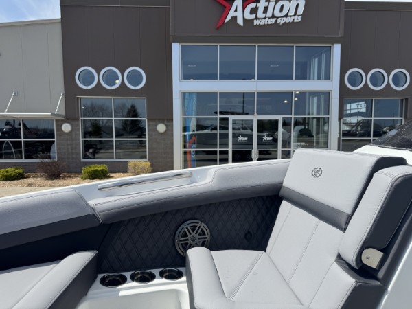 a01QO00000LgW4KYAV_22 (Custom).jpg