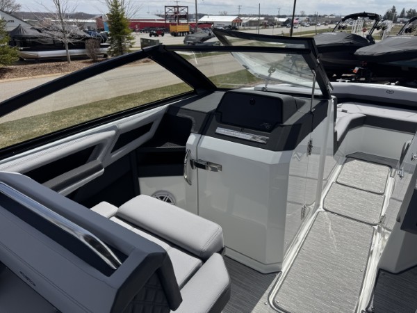 a01QO00000LgW4KYAV_19 (Custom).jpg