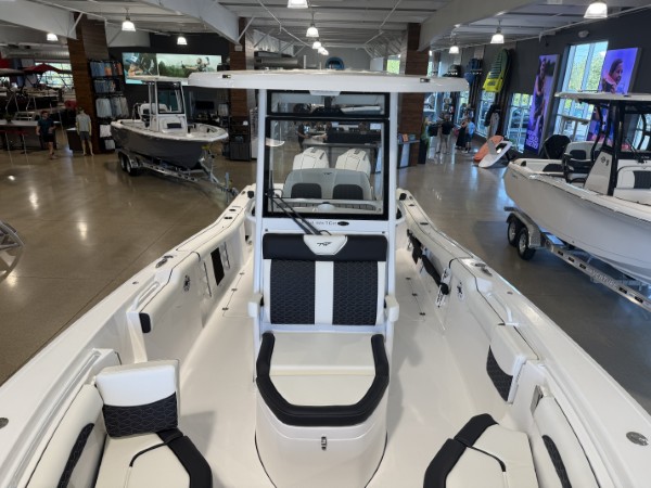 a01QO00000gBT4wYAG_26 (Custom).jpg