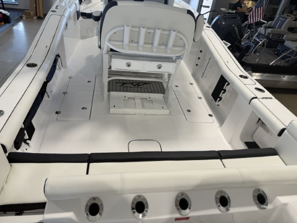 a01QO00000gBT4wYAG_16 (Custom).jpg