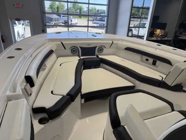 a01QO00000gBT4wYAG_21 (Custom).jpg