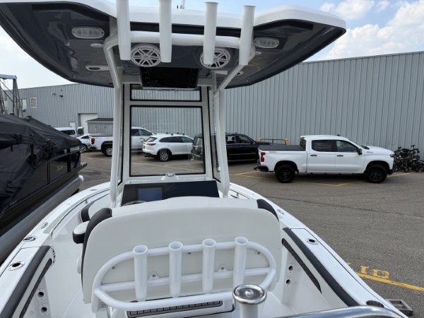 a01QO00000gC8XtYAK_23 (Custom).jpg