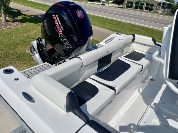 a01QO00000gND2qYAG_29 (Custom).jpg