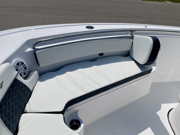 a01QO00000gND2qYAG_17 (Custom).jpg