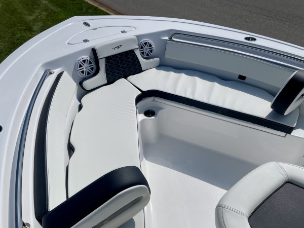 a01QO00000gND2qYAG_16 (Custom).jpg