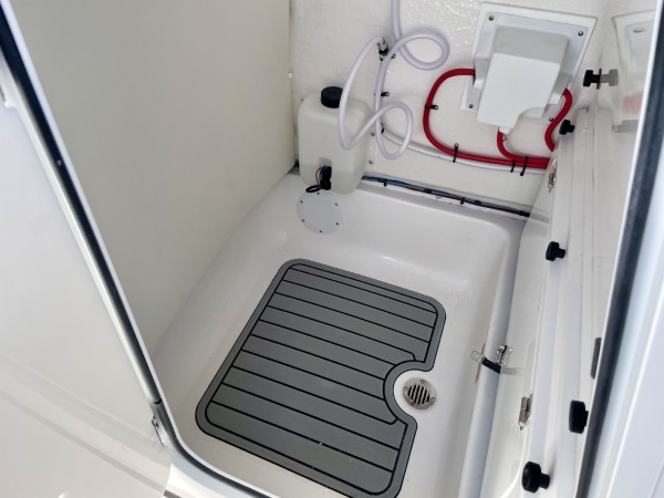 a01QO00000gNrgAYAS_26 (Custom).jpg