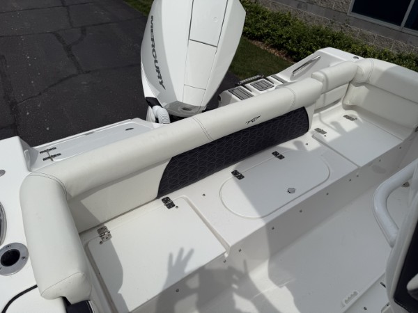 a01QO00000gNvDVYA0_27 (Custom).jpg