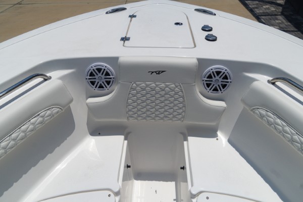 a01QO00000gUtTXYA0_35 (Custom).jpg