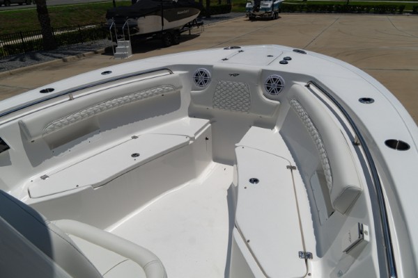 a01QO00000gUtTXYA0_31 (Custom).jpg