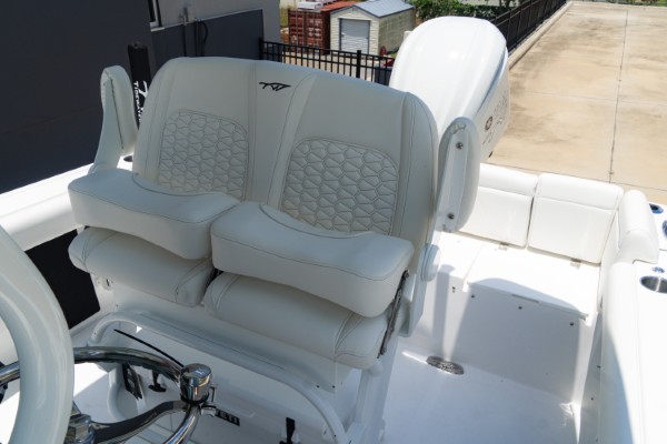 a01QO00000gUtTXYA0_27 (Custom).jpg