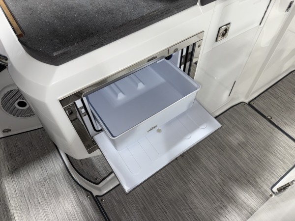 a01QO00000z6uyxYAA_36 (Custom).jpg