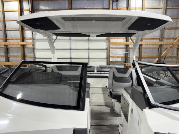 a01QO00000z6uyxYAA_29 (Custom).jpg