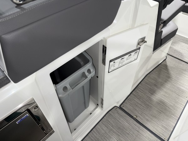 a01QO00000z6uyxYAA_37 (Custom).jpg