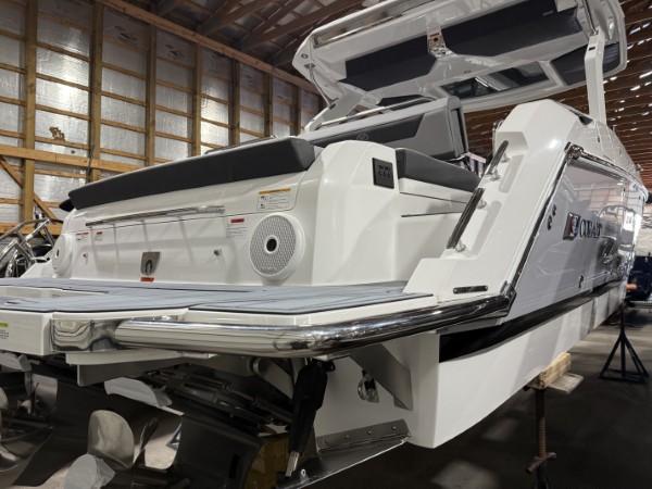 a01QO00000z6uyxYAA_13 (Custom).jpg