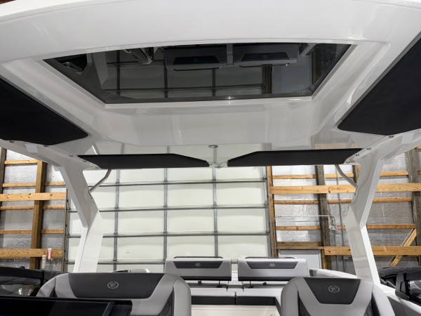 a01QO00000z6uyxYAA_35 (Custom).jpg