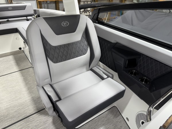 a01QO00000z6uyxYAA_25 (Custom).jpg