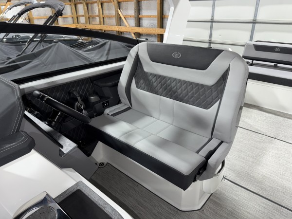 a01QO00000z6uyxYAA_21 (Custom).jpg