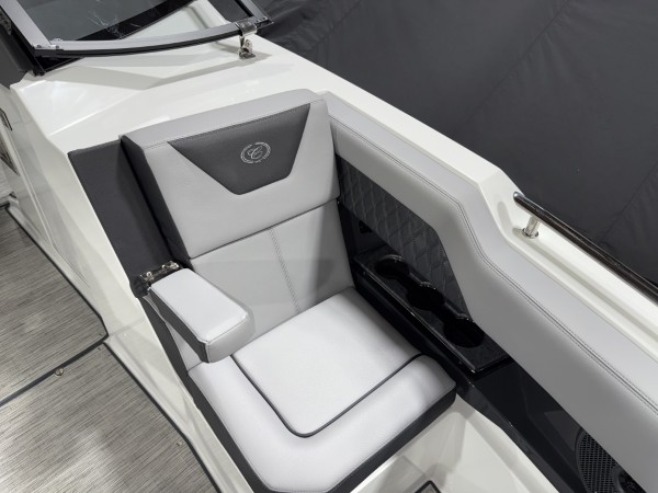 a01QO00000z6uyxYAA_33 (Custom).jpg